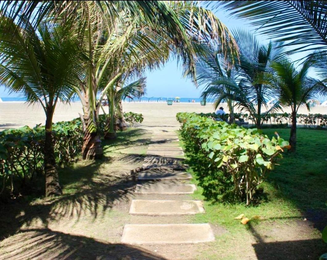 Cartagena Beach Front Apartments Екстериор снимка